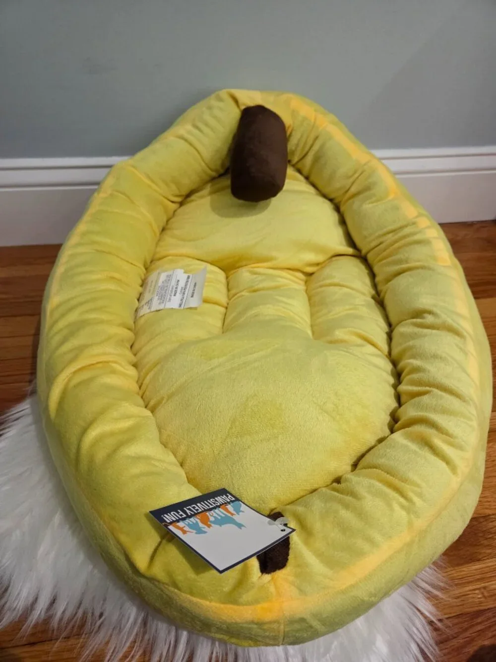 Pawsitively Fun! Banana Pet Bed